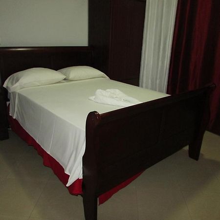 Residencial Girassol, Lda Bed and Breakfast São Filipe Esterno foto