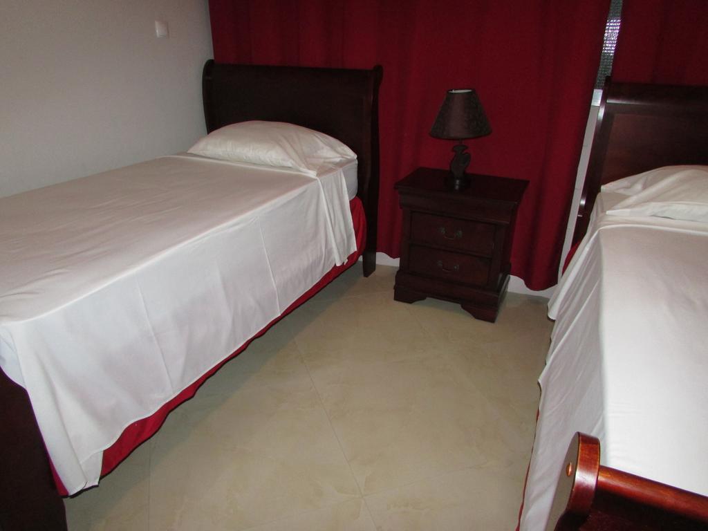 Residencial Girassol, Lda Bed and Breakfast São Filipe Esterno foto