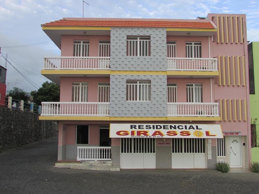 Residencial Girassol, Lda Bed and Breakfast São Filipe Esterno foto