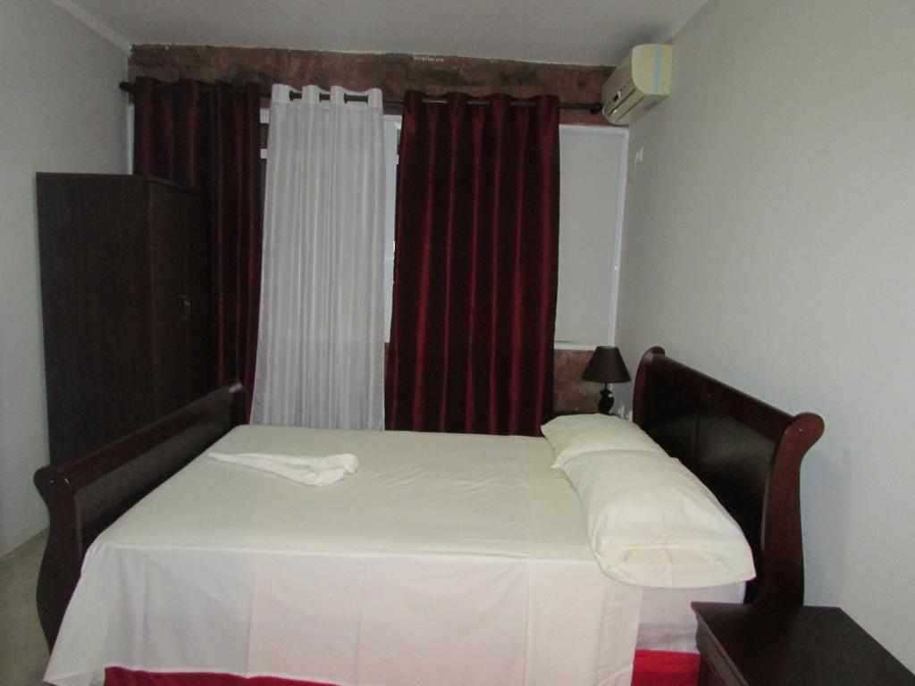Residencial Girassol, Lda Bed and Breakfast São Filipe Esterno foto