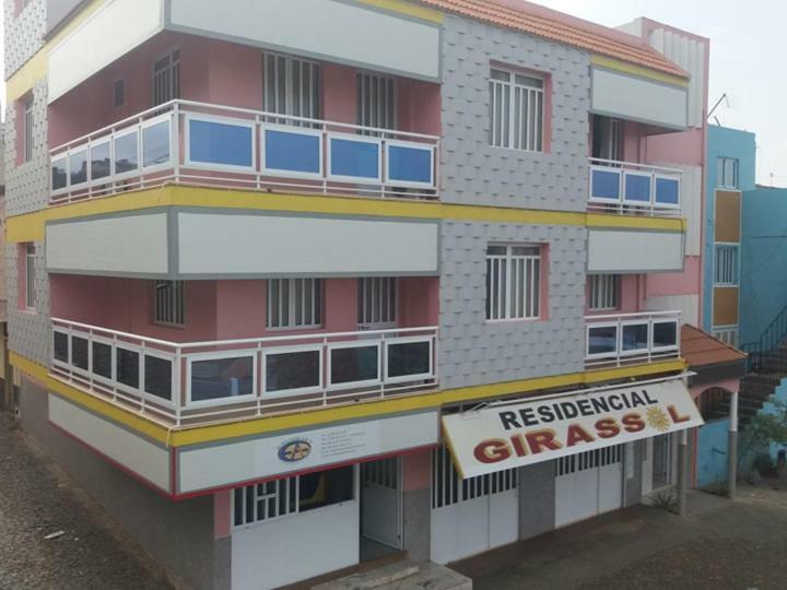 Residencial Girassol, Lda Bed and Breakfast São Filipe Esterno foto